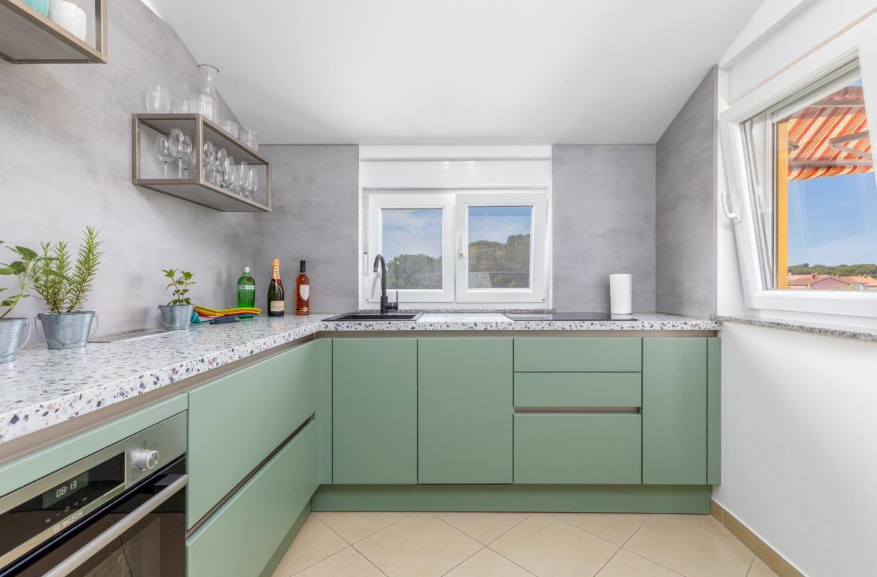 Apartment Vito With Sea View Fazana Exterior photo