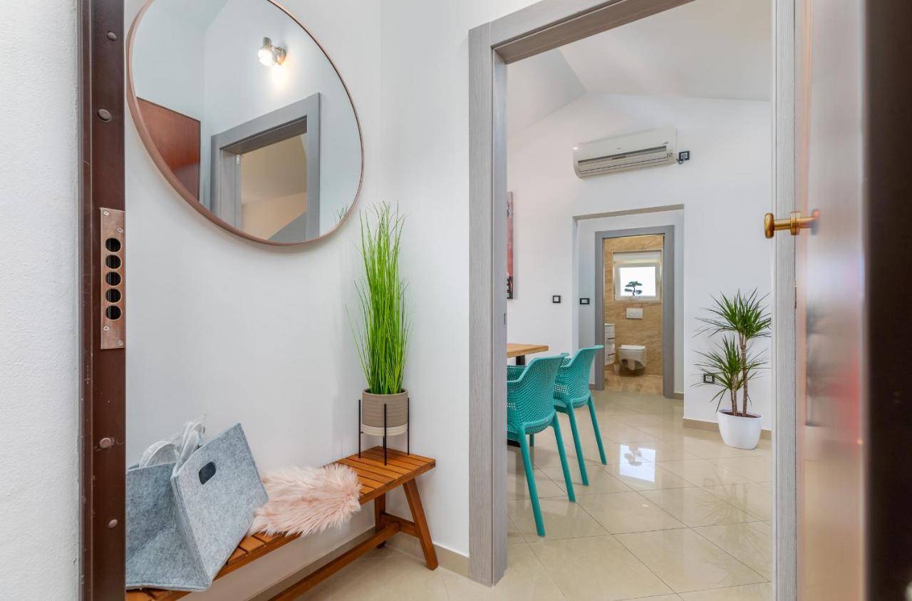Apartment Vito With Sea View Fazana Exterior photo