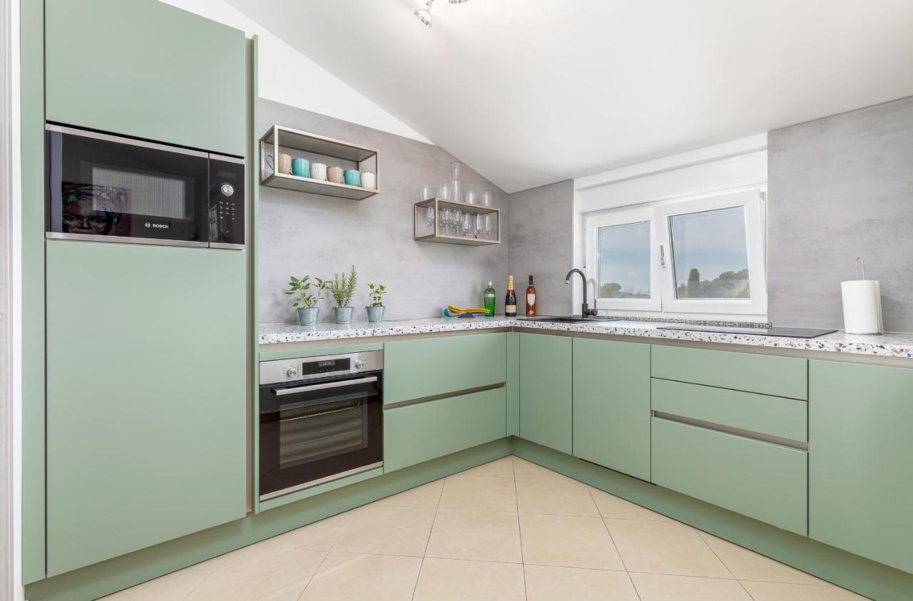 Apartment Vito With Sea View Fazana Exterior photo